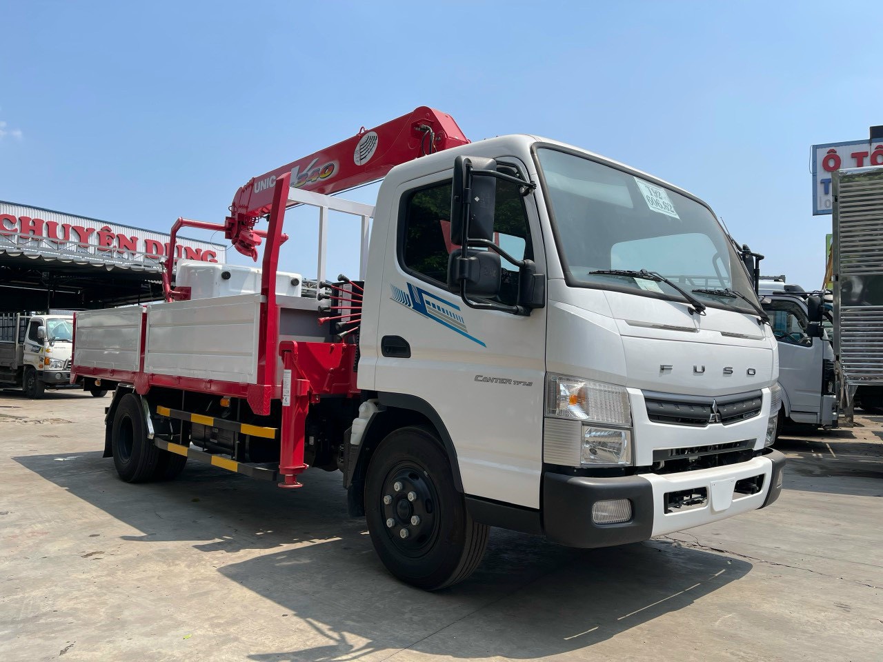 XE MITSUBISHI FUSO CANTER TF7.5 GẮN CẨU UNIC 3 TẤN